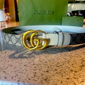 Beautiful Gucci belt - never worn! Original tags in place as well as packaging.